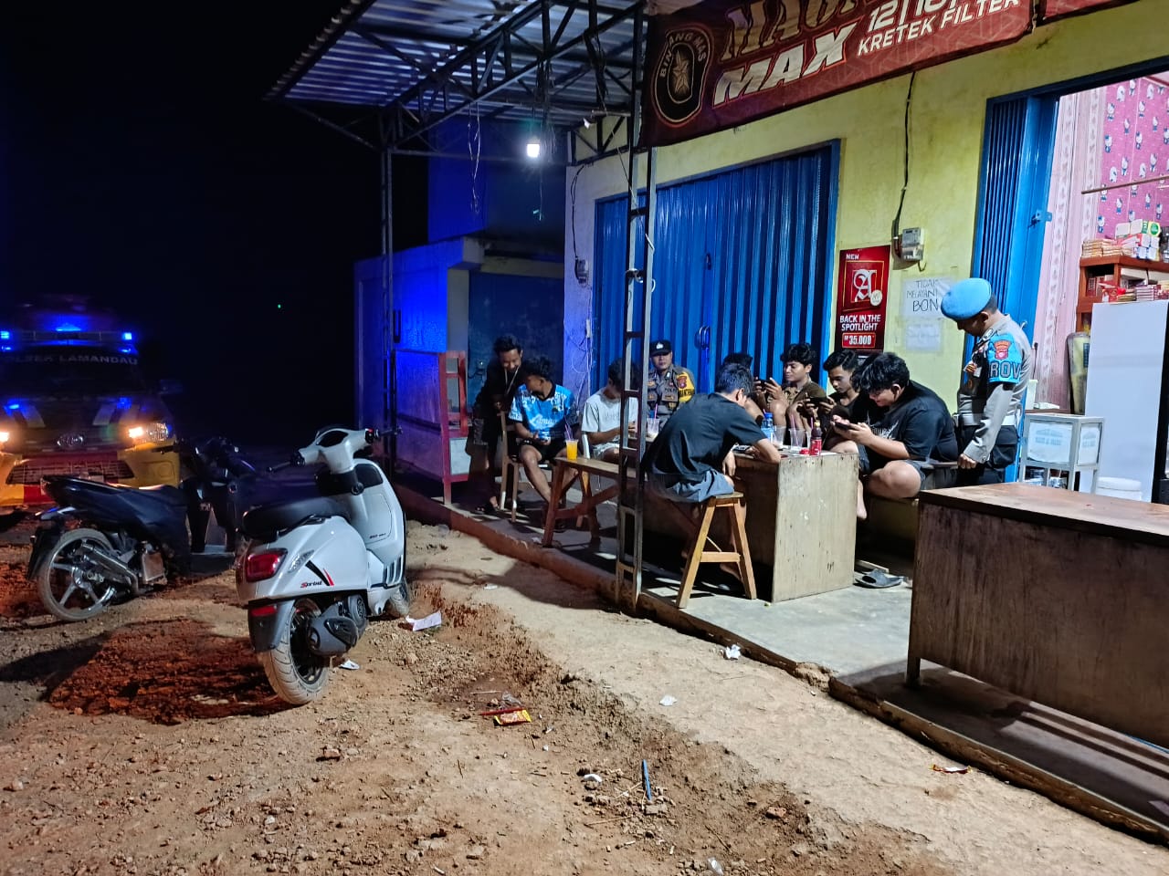 Polsek Lamandau Sambangi Masyarakat pada Rabu Malam, Pererat Kemitraan dan Jaga Kamtibmas