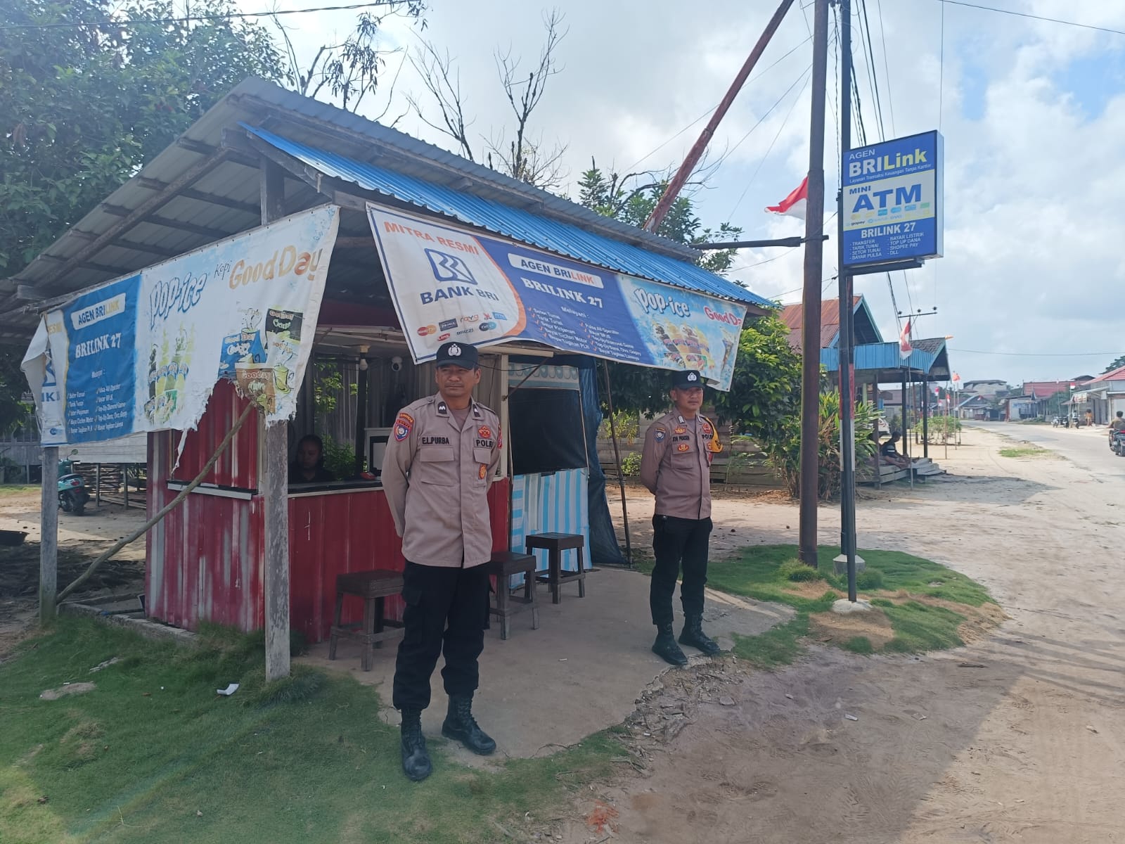 Dengan Patroli Dialogis, Polsek Tewang Sangalang Garing dan Pulau Malan Berikan Rasa Aman Kepada Masyarakat