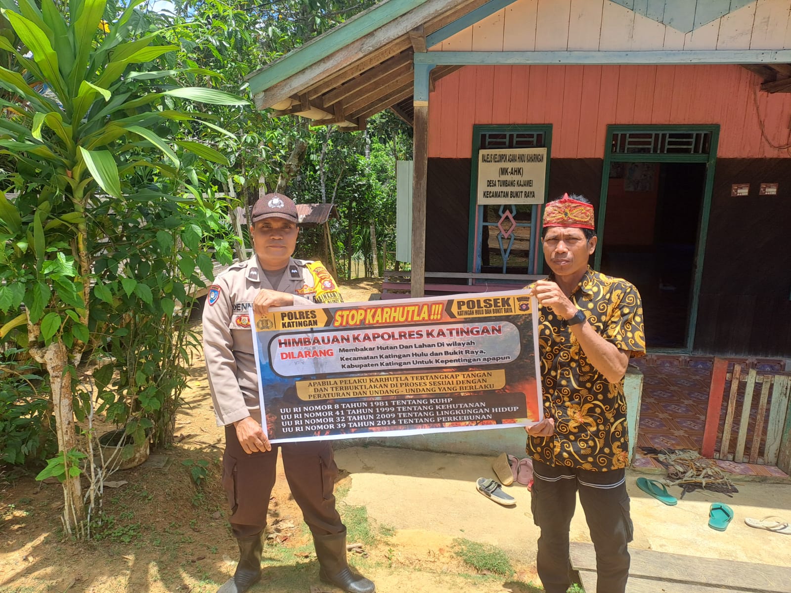 Upaya Pencegahan Kebakaran Hutan dan Lahan di Kecamatan Katingan Hulu dan Bukit Raya, Bhabinkamtibmas sosialisasi kepada masyarakat.