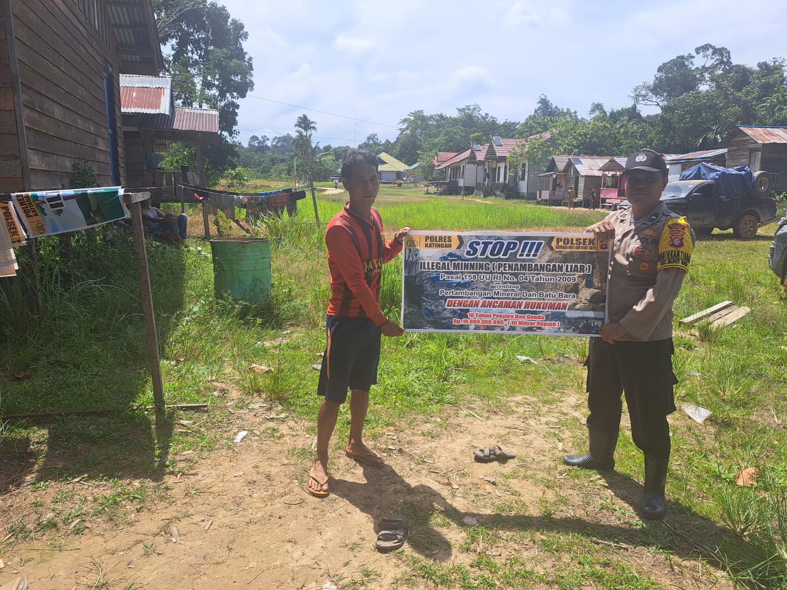 Upaya pencegahan Penambangan Emas Tanpa Ijin (PETI) di Kecamatan Katingan Hulu dan Bukit Raya, Bhabinkamtibmas sosialisasi kepada masyarakat.