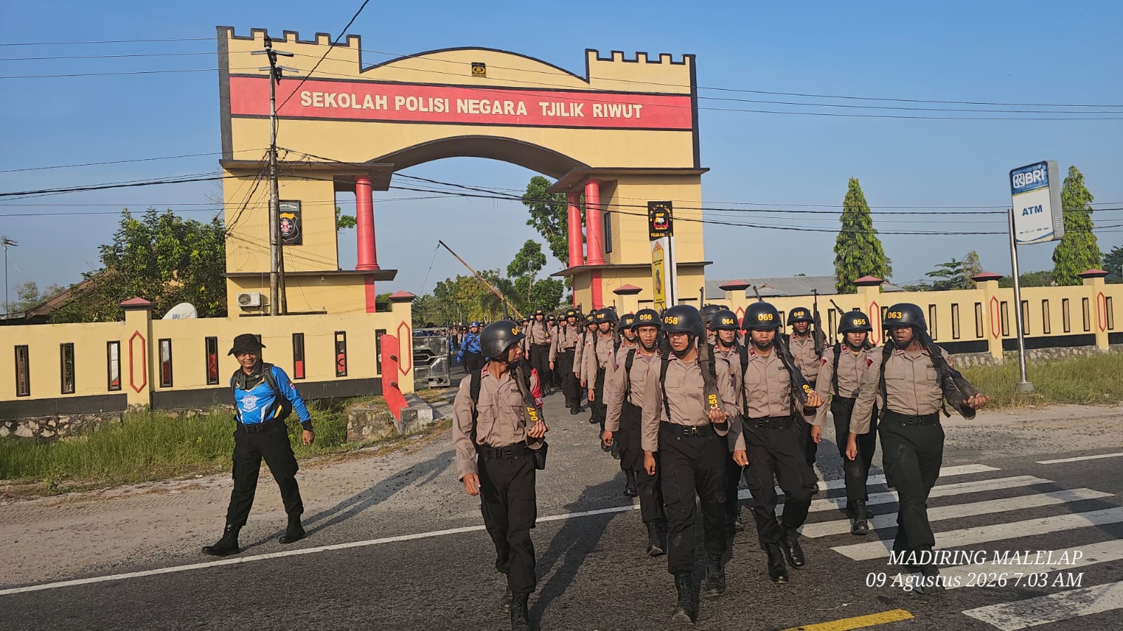 5 Kilometer Bukan Halangan, 137 Siswa Diktuk SPKT Polri Polda Kalteng Tuntaskan Eksdar