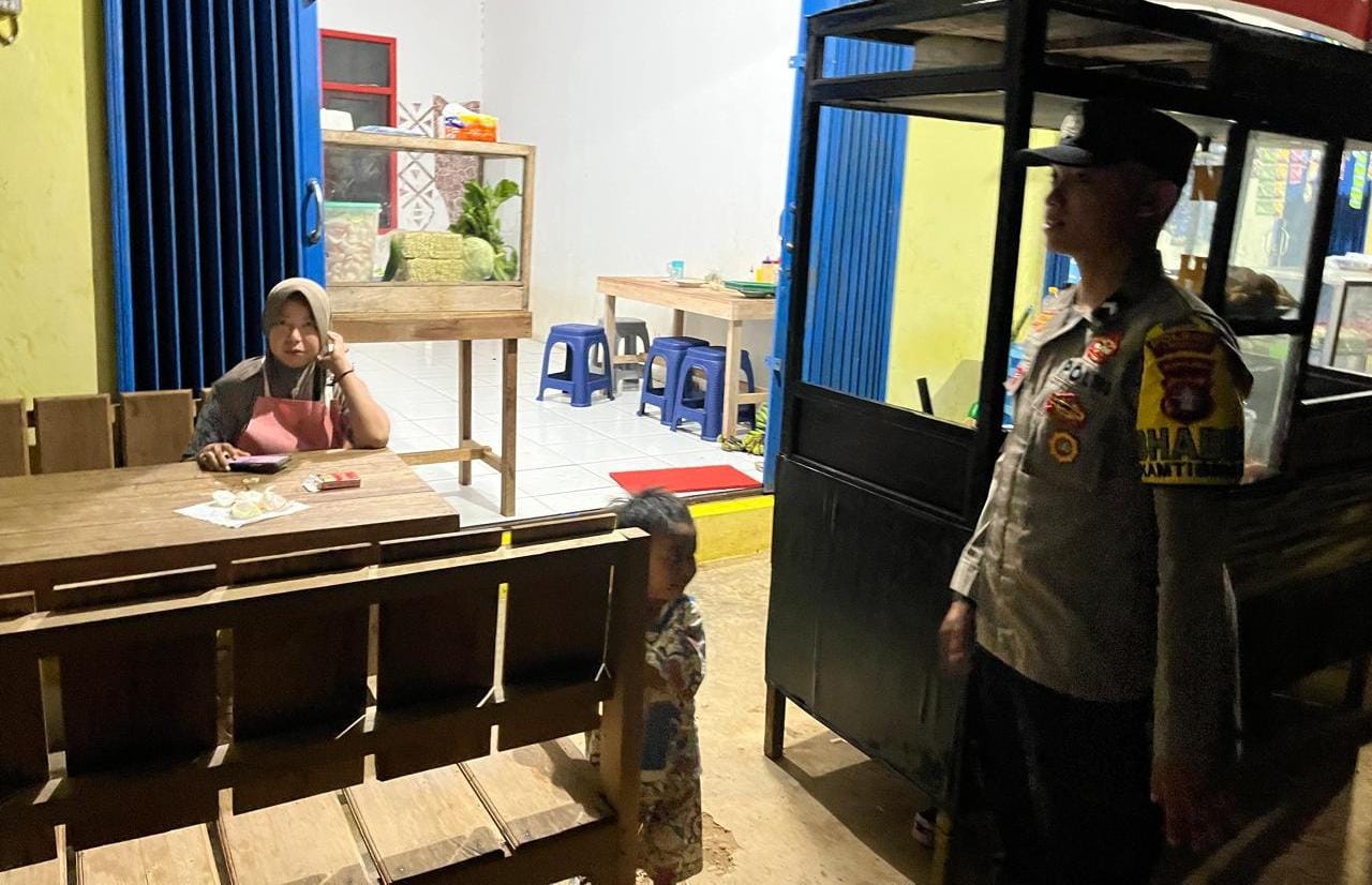 Polsek Lamandau Sambangi Warung, Perkuat Komunikasi dengan Masyarakat