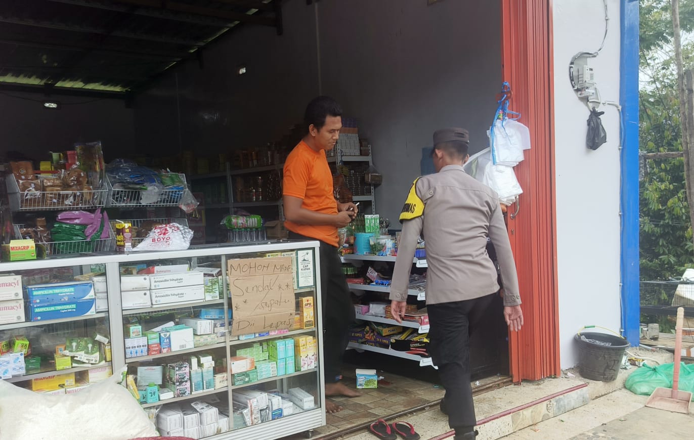 Polsek Delang Sambangi Warung, Perkuat Komunikasi dengan Masyarakat