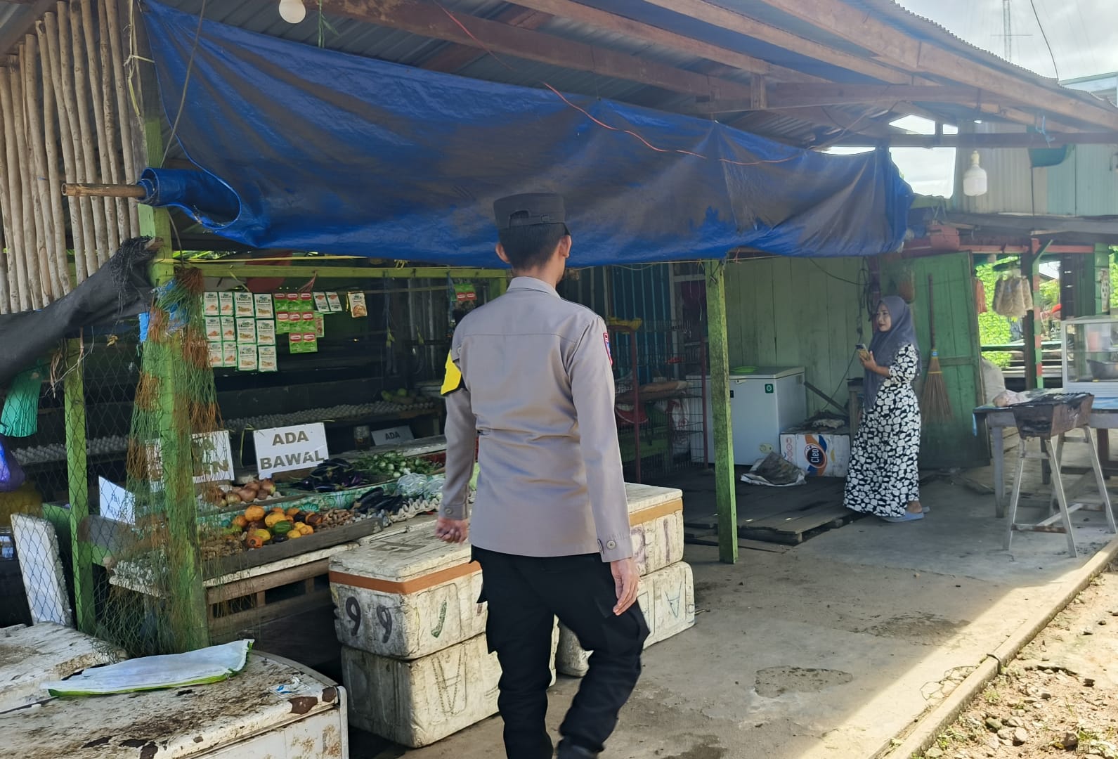 Polsek Delang Sambangi Pelaku Usaha Masyarakat, Perkuat Kemitraan dan Kamtibmas