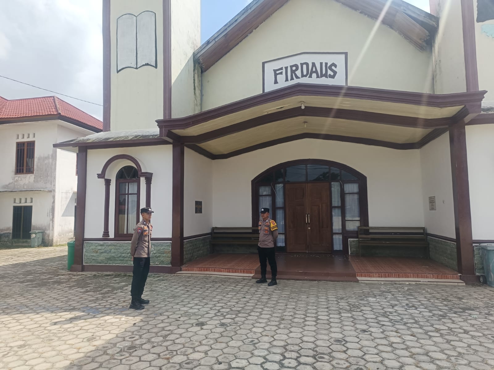 Dengan Patroli Dialogis, Polsek Tewang Sangalang Garing dan Pulau Malan Berikan Rasa Aman Kepada Masyarakat
