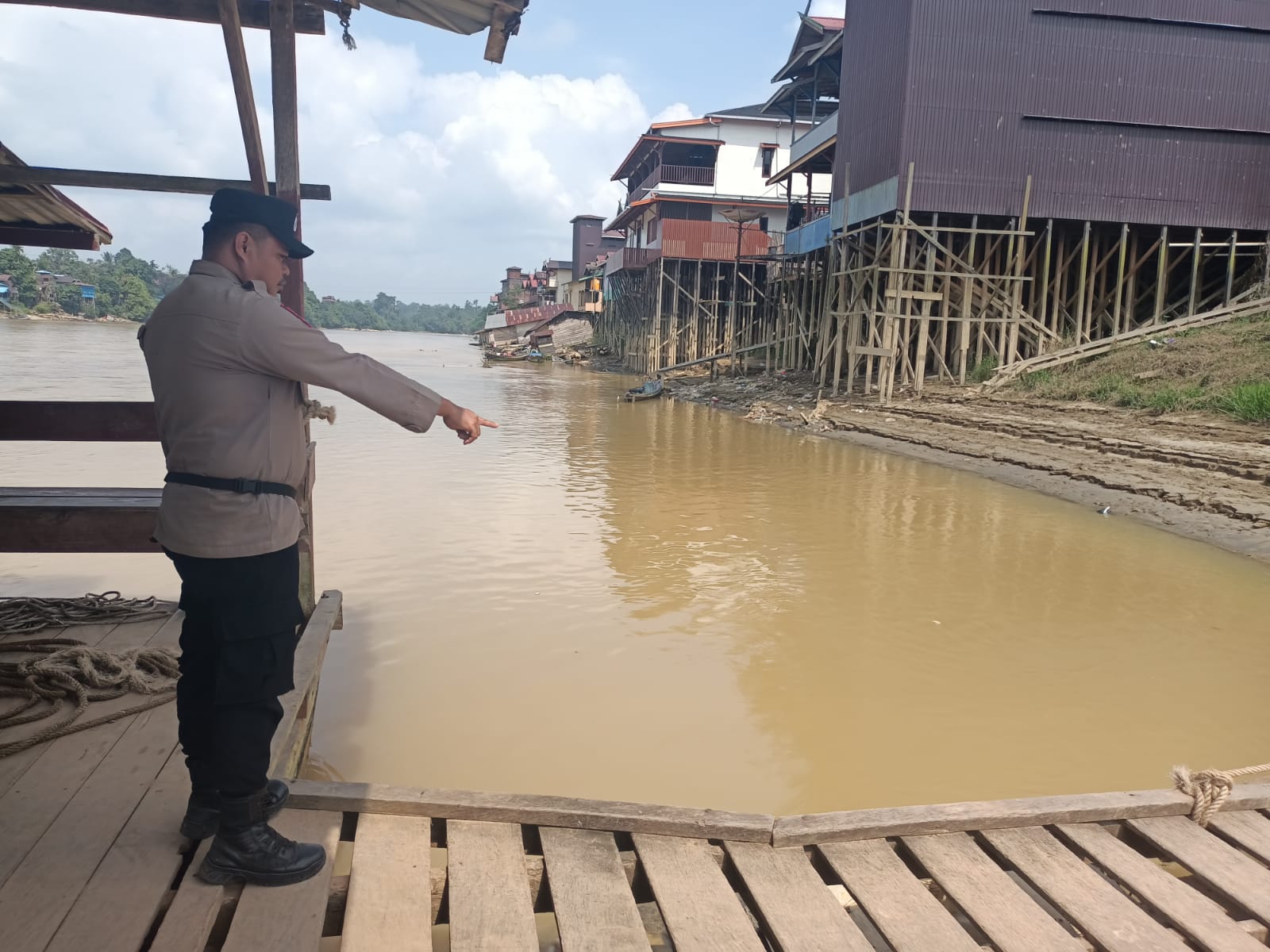 Tak Pernah Abai, Polsek Marikit Terus Mengikuti Kondisi DAS Katingan