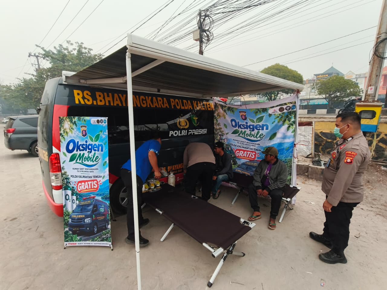 Hadir untuk Masyarakat, Rumkit Bhayangkara Berikan Layanan Oksigen Gratis di Tengah Karhutla