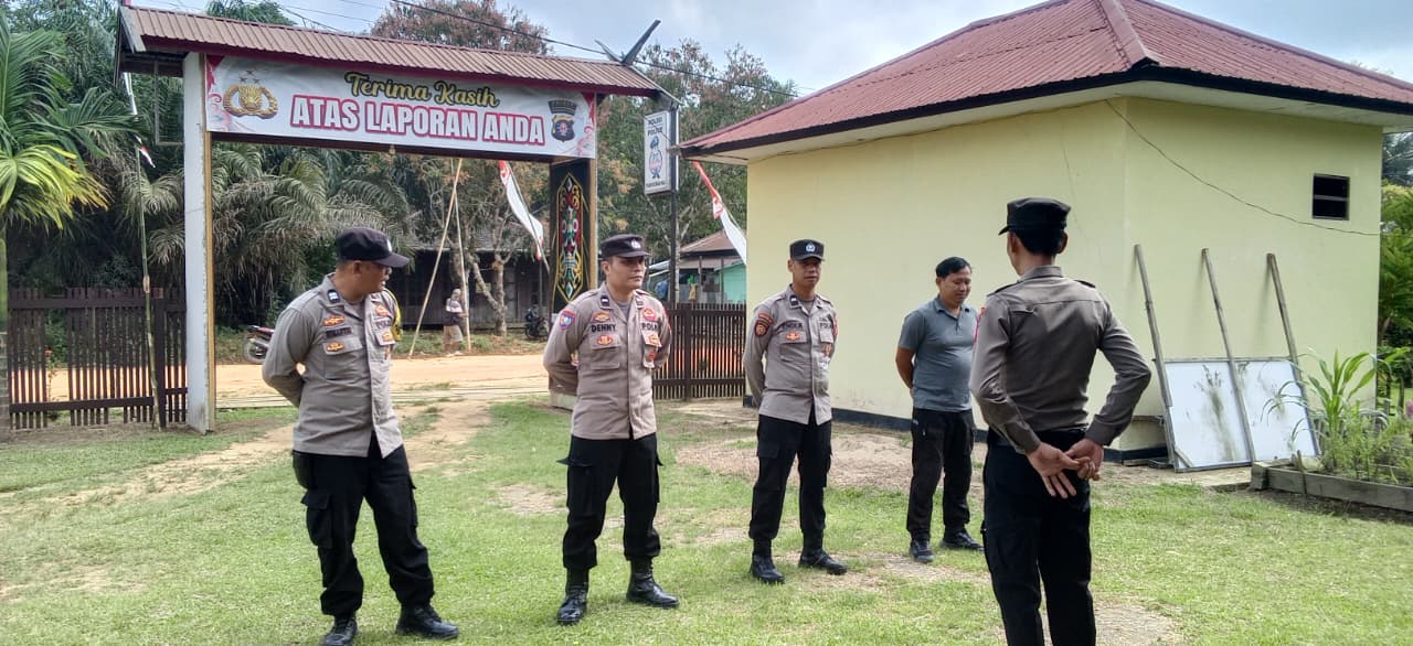 Personel Polsek Katingan Hulu Laksanakan Apel Pagi Sebelum Berikan Pelayanan kepada Masyarakat.