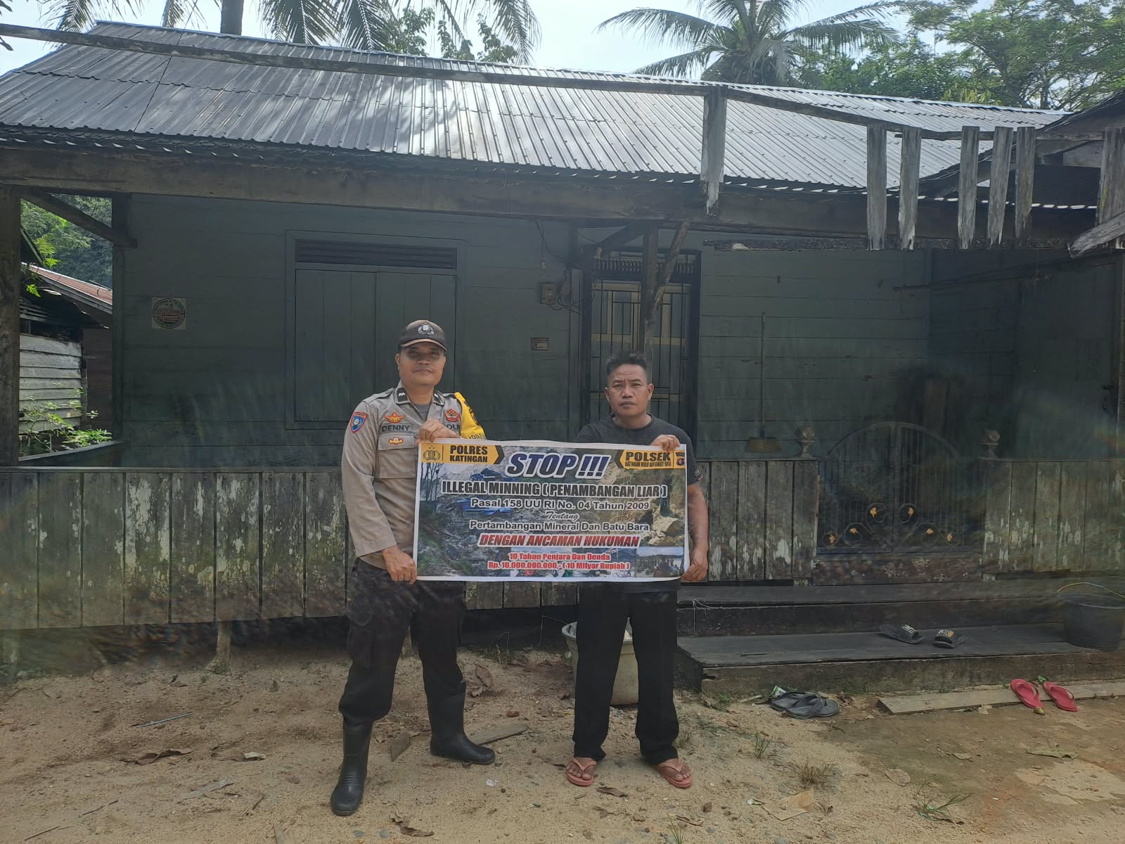 Upaya pencegahan Penambangan Emas Tanpa Ijin (PETI) di Kecamatan Katingan Hulu dan Bukit Raya, Bhabinkamtibmas sosialisasi kepada masyarakat.