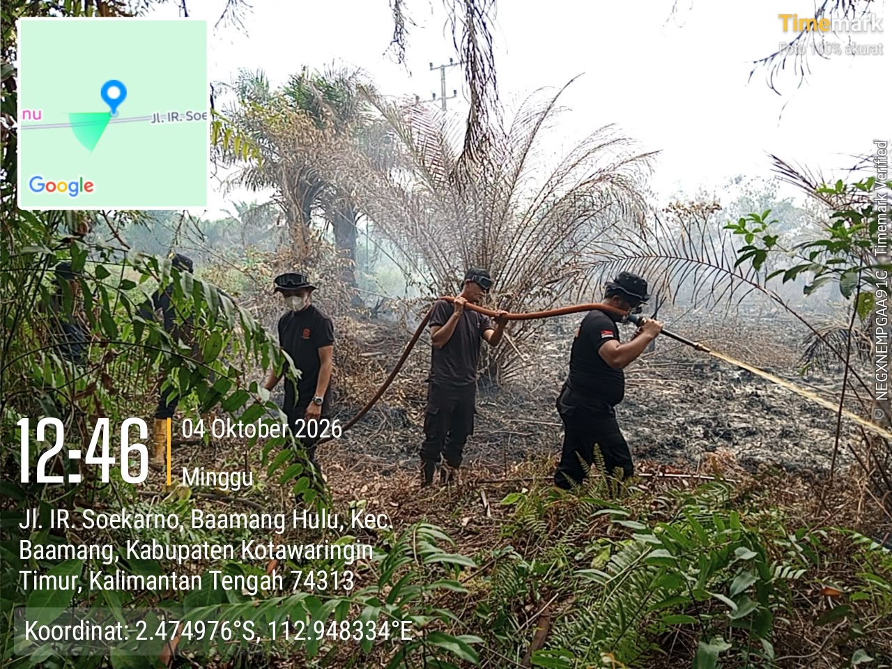 Satbrimob Polda Kalteng Laksanakan Pemadaman dan Pembasahan Karhutla di Baamang Hulu